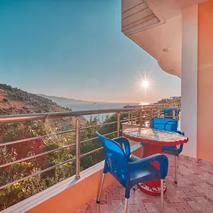 Apartmanhotel Mirror Ksamil - Zervo ***